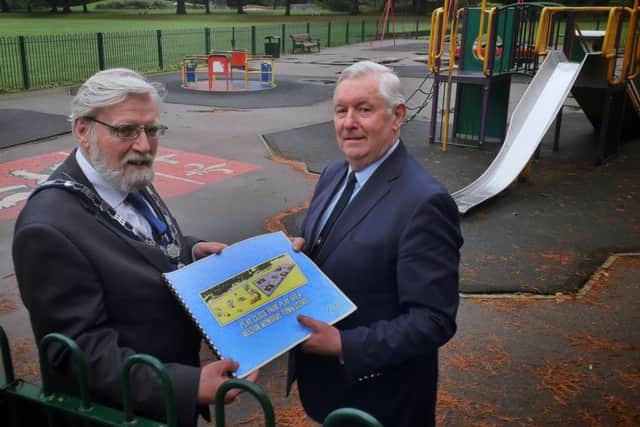 New Senior Townwarden, Ian Wilkinson (left) and chair of feoffees, John Southerington, discuss plans for a revamp of the play equipment at Melton's Play Close park EMN-191015-163937001