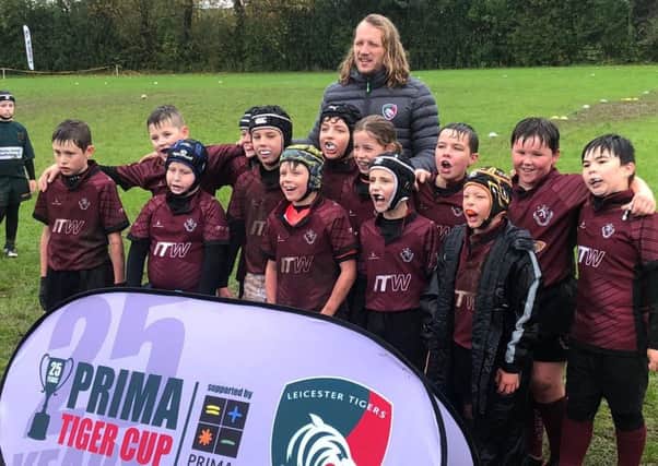 Melton RFC Under 10s with Leicester Tigers player Sam Harrison EMN-191016-092741002