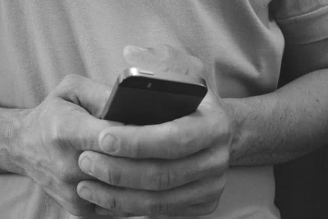 Calls to revamp 999 for smartphones