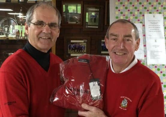 Graham Manton (right) takes the reins as seniors captain from Mike Nixon EMN-160119-171510002