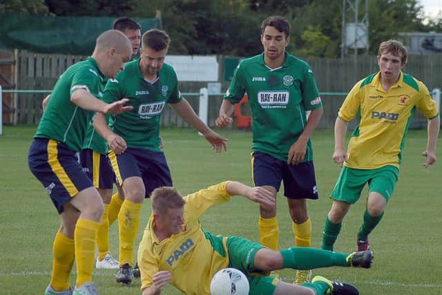 Holwell Sports v Bedworth United EMN-160302-132517002