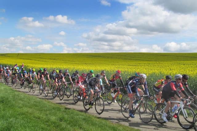 A photogenic scene from the Classic's 180km course EMN-161102-170008002