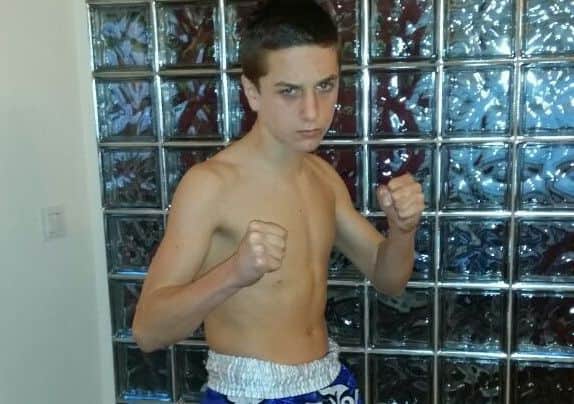 Unorthodox Spanish Thai boxer Raul Melero EMN-160217-141810002