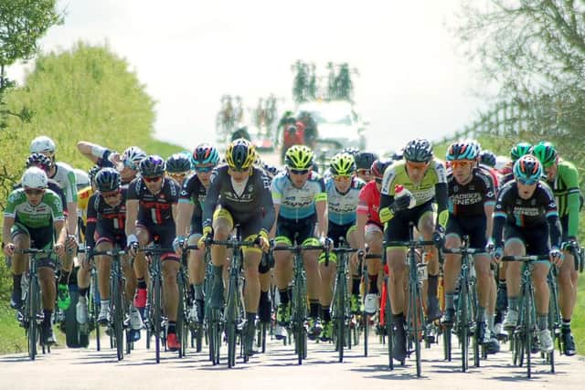 2015 CiCLE Classic peloton EMN-160903-144132002