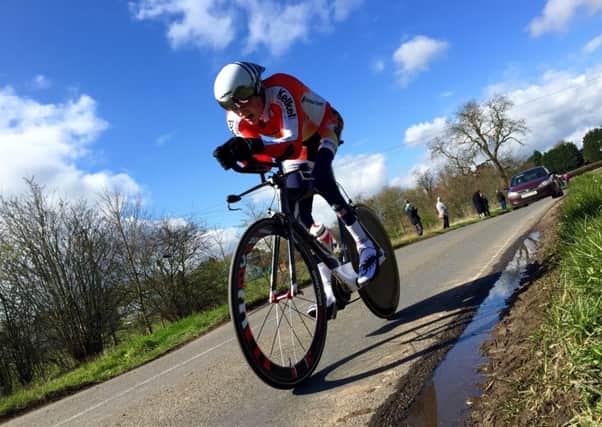 Simon Price on his way to his third national paracyling time trial title EMN-160418-084003002