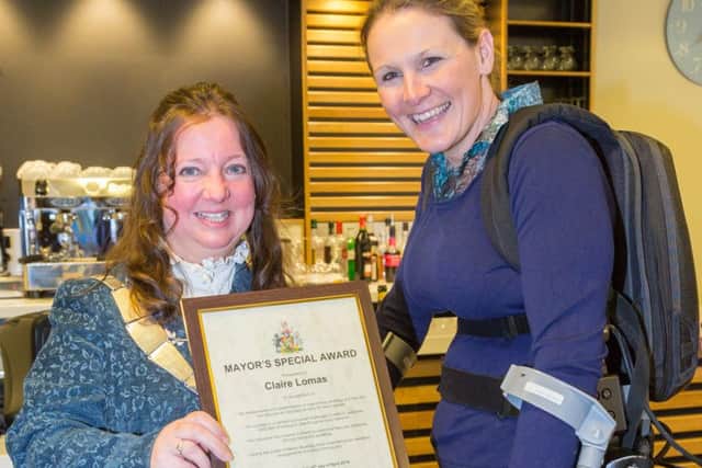 Mayor Jeanne Douglas presents Claire Lomas with her special award
PHOTO: Paul Brown