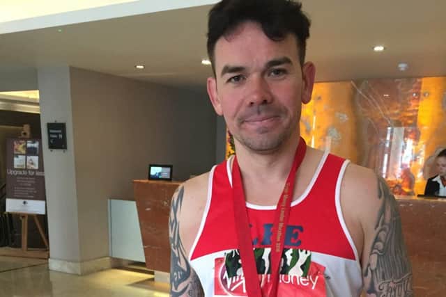Old Dalby man Lee Quinn battled through the pain barrier and completed the London Marathon in four hours 15 minutes, raising nearly Â£2,000 for the National Autistic Society EMN-160426-093035001