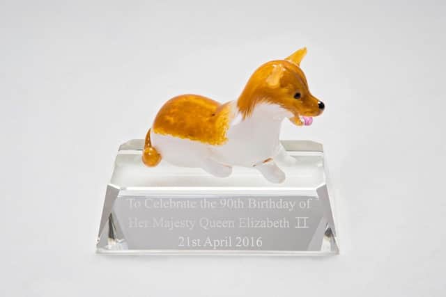 Langham Glass Queen's 90th birthday corgi ANL-160517-093041001