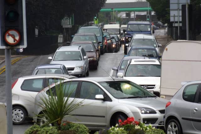 Traffic clogging up the A607 Leicester Road entrance to Melton EMN-160520-142259001