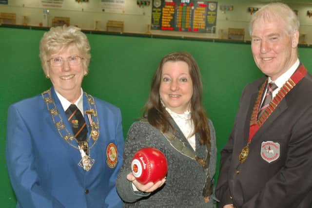 Jenny with Mayor of Melton Jeanne Douglas and Melton IBC president David Fry at the start of the EIBA National Finals at Melton EMN-160526-162739002
