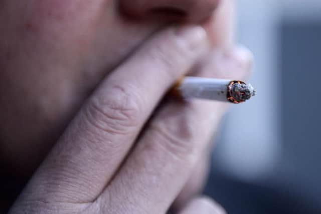 Smoking EMN-160627-152746001