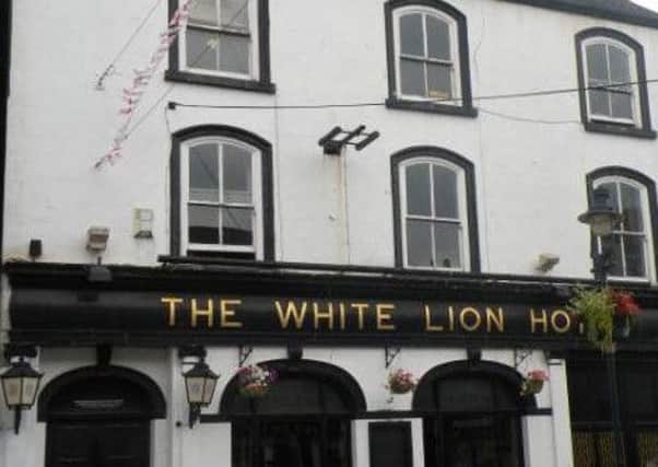 The White Lion on Nottingham Street, Melton EMN-160408-201011001