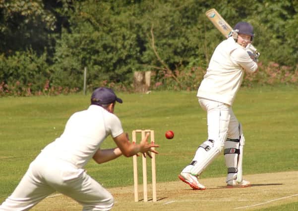 Richard Bailey looks behind to see his edge safely pouched by Barwell's Adam Stapleford-Jones EMN-160908-144140002