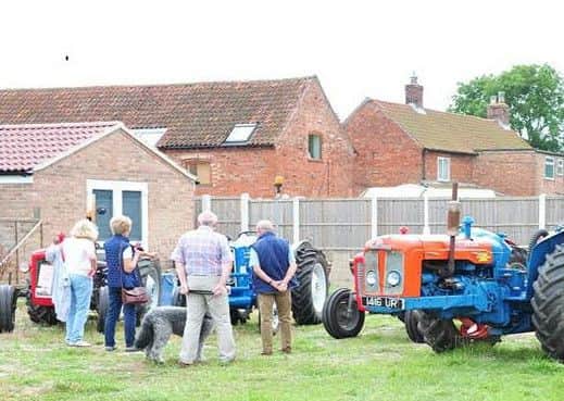 Classic tractors on show EMN-160817-184927001