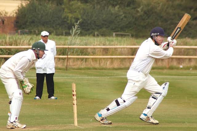 Charlie Read batting for Thorpe watched by Loughborough keeper Charlie Bloor EMN-160822-172448002
