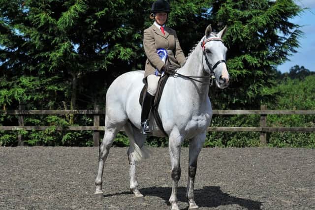 Joyce Lomas with Powder King EMN-160609-185228002