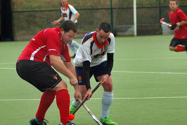 Pete Taylor tussles for possessiom EMN-161213-102048002