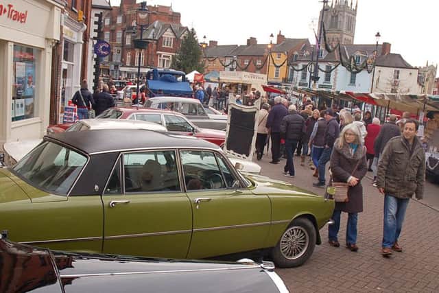 The town centre was full of cars and Christmas shoppers PHOTO: Tim Williams