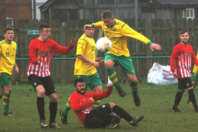 Michael Stevenson was denied by the crossbar EMN-170901-144739002