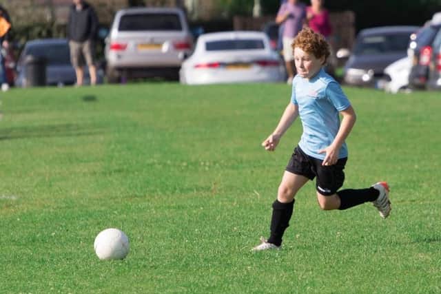 Asfordby FC Under 9s in action against Markfield EMN-170102-120906002