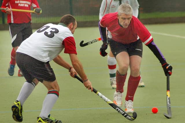Pete Frederick goes one-handed against Burton EMN-170214-160133002