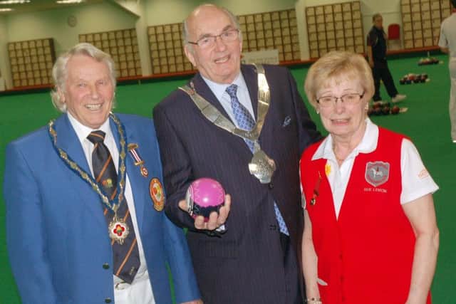 National EIBA president Mike Andrew, Mayor of Melton David Wright and Melton Indoor Bowls Club president Sue Lemon officially open the championships EMN-170404-132114002