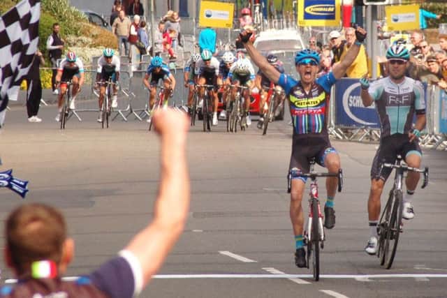 Dan Fleeman pips Hayden McCormick to the finish line EMN-170423-172339002