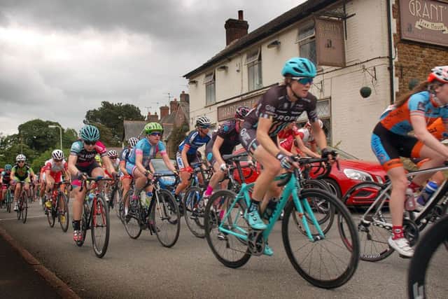 The race passes through Burrough-on-the-Hill for the first time EMN-170606-175158002