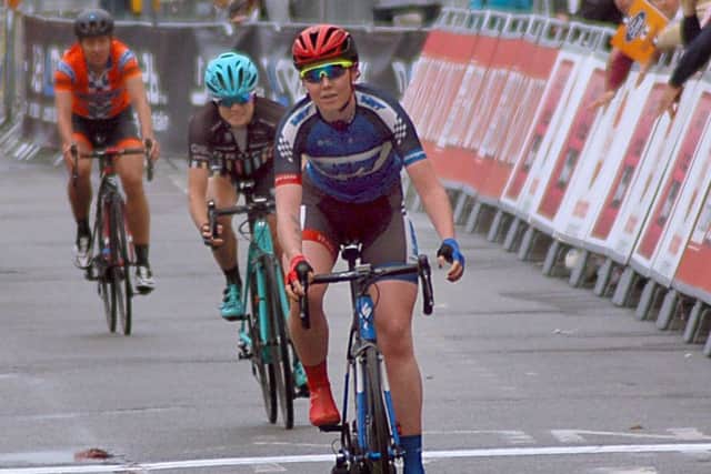The first three cross the line in Sherrard Street EMN-170606-175226002