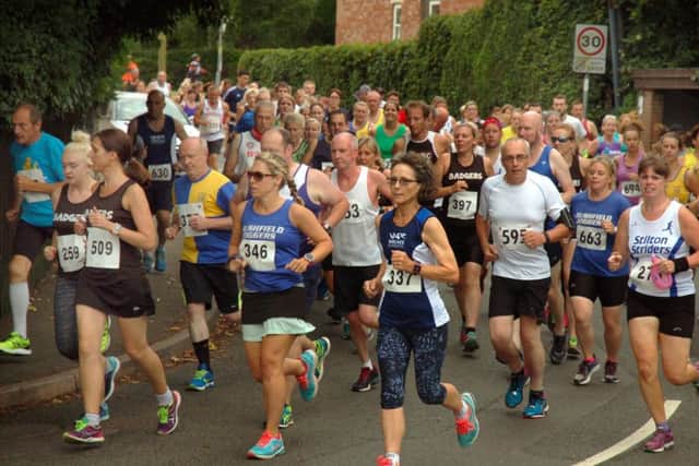 A 300-strong field sets off at the start of the Whissendine 6ix EMN-171107-175832002