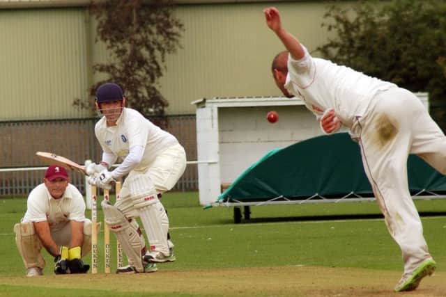 Scott Cooper faces a Ben Redwood delivery. EMN-170108-102216002