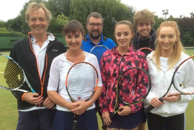 Hamilton's victorious mixed second team EMN-170108-151916002