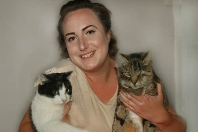 Annaleise Bradley, with her two cats, who has started a new Melton charity from her home, called Annie's Kitty Cavern EMN-171108-171112001