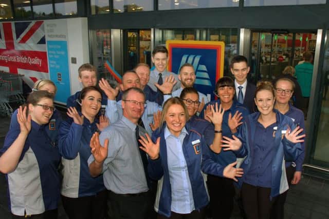 Staff at the new Aldi supermarket in Melton EMN-170915-105214001