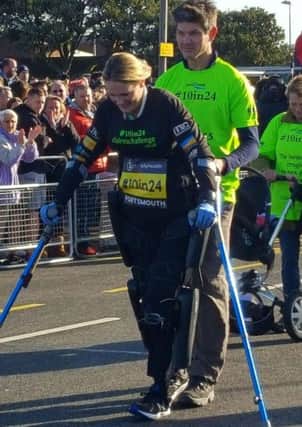 Claire Lomas takes part in Great South Run EMN-171023-105809001