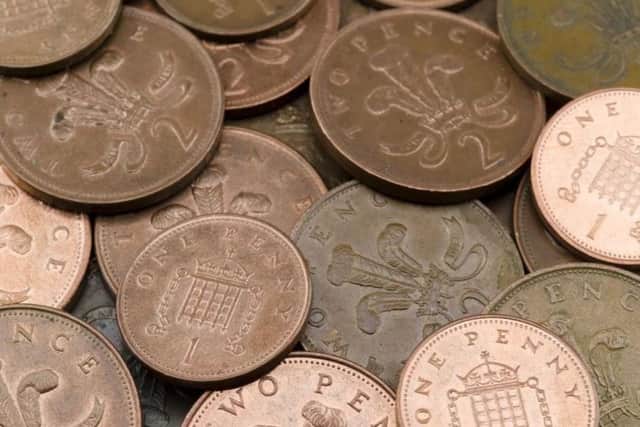 What are the legal tender amounts acceptable for the UK coins?